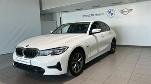 Fotos de BMW Serie 3 320e color Blanco. Año 2022. 150KW(204CV). Híbrido Electro/Gasolina. En concesionario BYmyCAR Madrid - Alcalá de Madrid