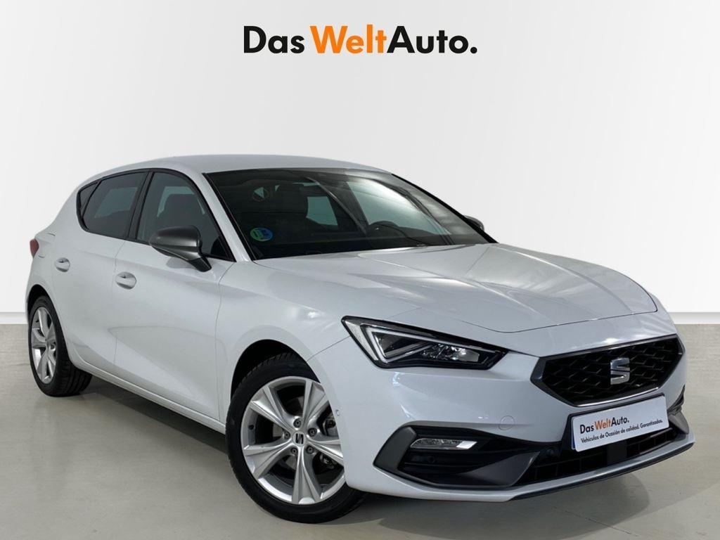 SEAT León 1.5 eTSI en Barcelona