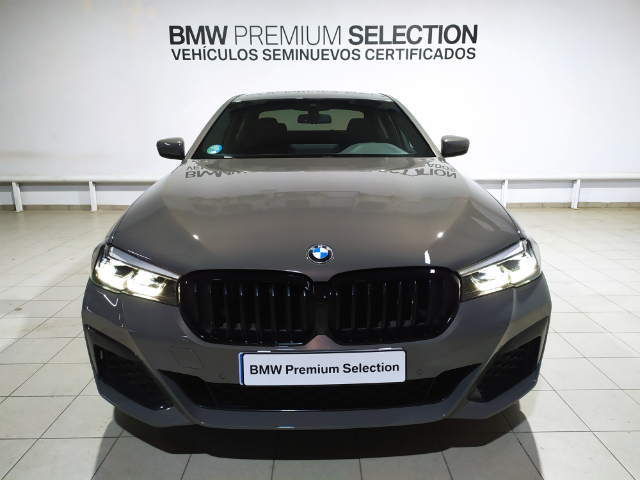 BMW Serie 5 520d color Gris. Año 2022. 140KW(190CV). Diésel. En concesionario Hispamovil, Torrevieja de Alicante