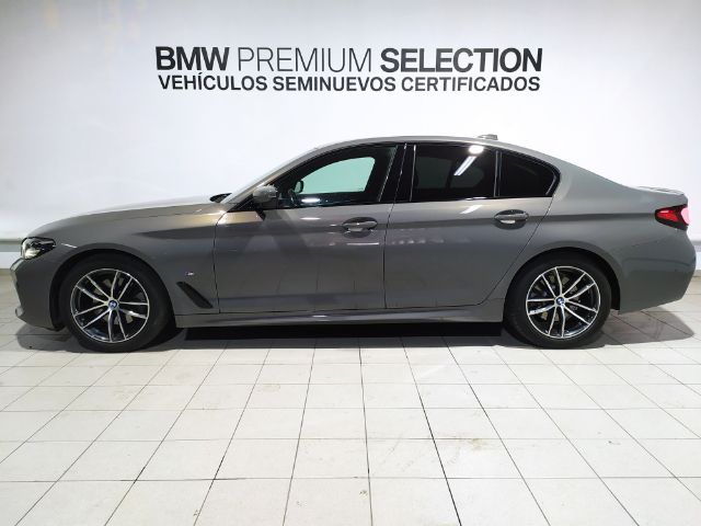 BMW Serie 5 520d color Gris. Año 2022. 140KW(190CV). Diésel. En concesionario Hispamovil, Torrevieja de Alicante