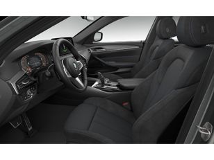 Fotos de BMW Serie 5 520d color Gris. Año 2022. 140KW(190CV). Diésel. En concesionario Hispamovil Elche de Alicante
