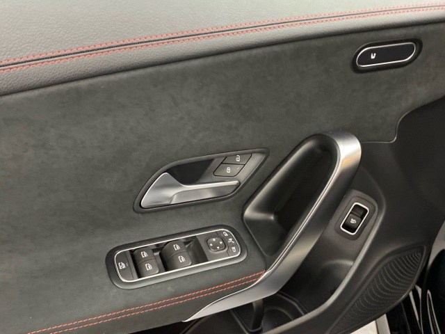 Mercedes-Benz CLA 220 d - 17