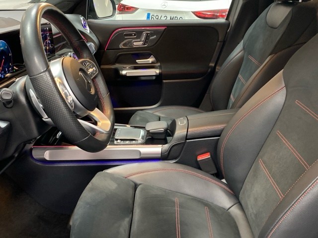 Mercedes-Benz GLB GLB 200 d - 7