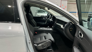 Volvo XC60 T6 Recharge Plus Dark AWD Auto 257 kW (350 CV) - 7 Volvo XC60 T6 Ocasión 257 KW (350CV) - 7