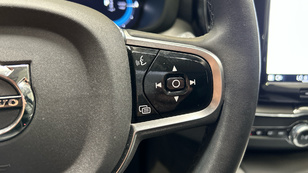 Volvo XC60 T6 Recharge Plus Dark AWD Auto 257 kW (350 CV) - 47 Volvo XC60 T6 Ocasión 257 KW (350CV) - 47