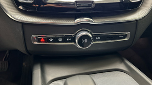 Volvo XC60 T6 Recharge Plus Dark AWD Auto 257 kW (350 CV) - 48 Volvo XC60 T6 Ocasión 257 KW (350CV) - 48