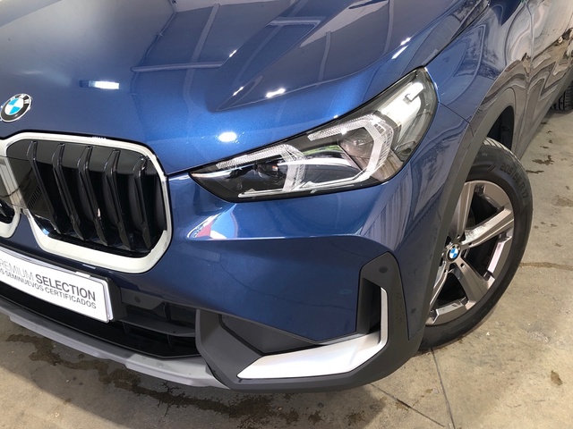 BMW X1 sDrive18d color Azul. Año 2024. 110KW(150CV). Diésel. En concesionario Movilnorte El Carralero de Madrid