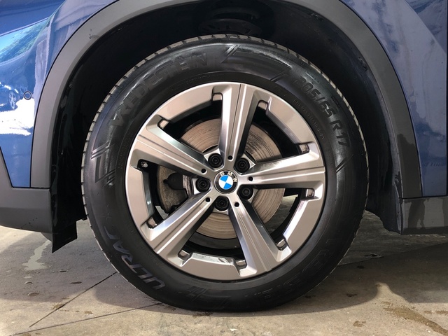 BMW X1 sDrive18d color Azul. Año 2024. 110KW(150CV). Diésel. En concesionario Movilnorte El Carralero de Madrid