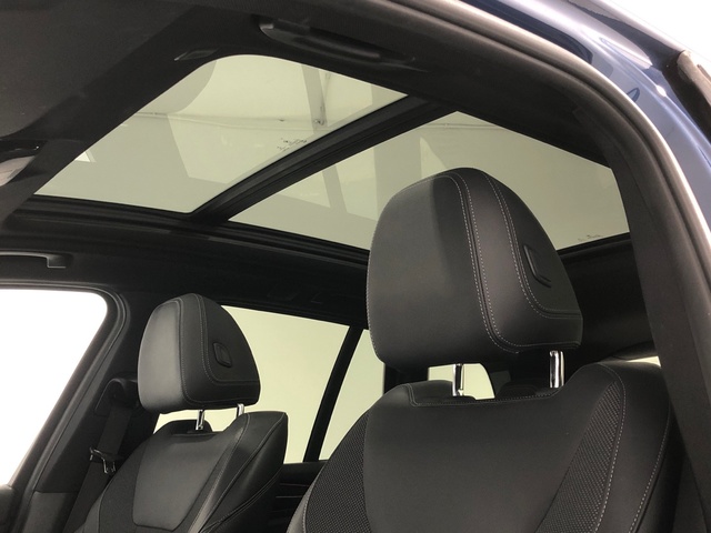 BMW X3 xDrive20d color Azul. Año 2018. 140KW(190CV). Diésel. En concesionario Auto Premier, S.A. - MADRID de Madrid