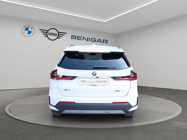 BMW X1 sDrive18d color Blanco. Año 2023. 110KW(150CV). Diésel. En concesionario ALZIRA Automoviles Fersan, S.A. de Valencia