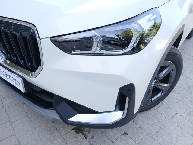 BMW X1 sDrive18d color Blanco. Año 2023. 110KW(150CV). Diésel. En concesionario ALZIRA Automoviles Fersan, S.A. de Valencia