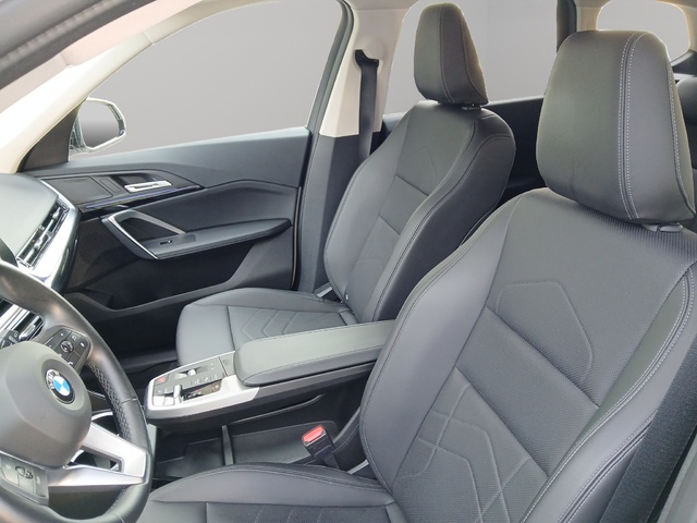 BMW X1 sDrive18d color Blanco. Año 2023. 110KW(150CV). Diésel. En concesionario ALZIRA Automoviles Fersan, S.A. de Valencia