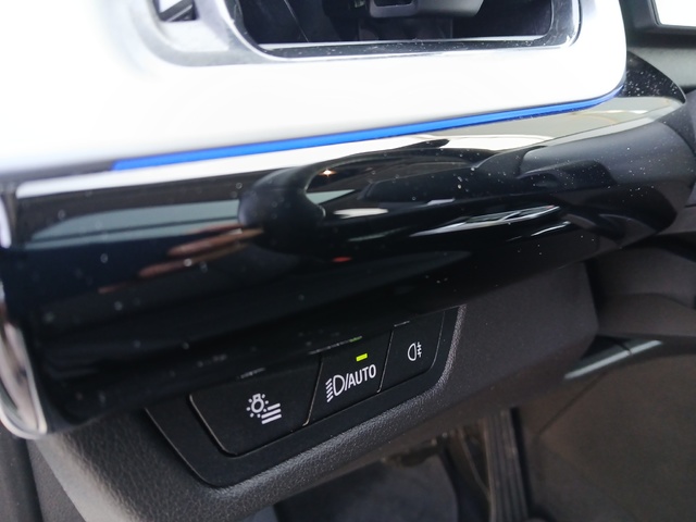 BMW X1 sDrive18d color Blanco. Año 2023. 110KW(150CV). Diésel. En concesionario ALZIRA Automoviles Fersan, S.A. de Valencia
