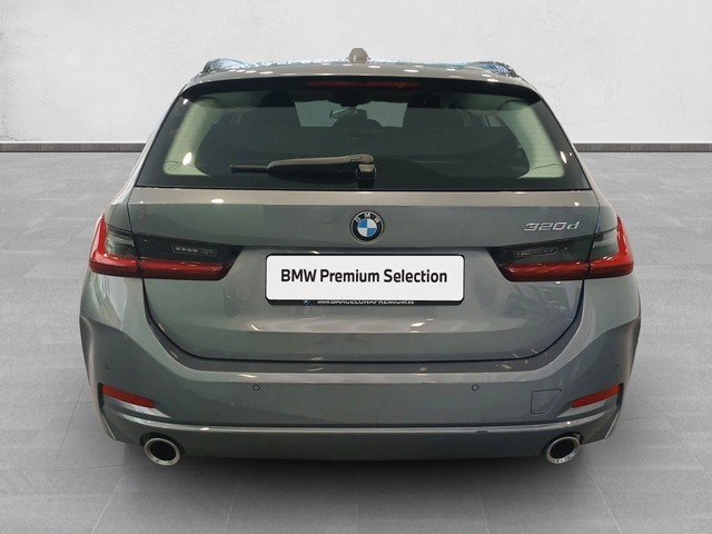 BMW Serie 3 320d Touring color Gris. Año 2023. 140KW(190CV). Diésel. En concesionario Enekuri Motor de Vizcaya