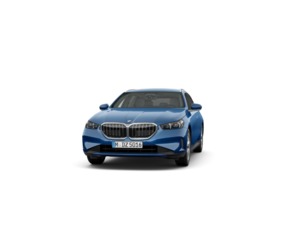 Fotos de BMW Serie 5 520d Touring color Azul. Año 2025. 145KW(197CV). Híbrido Electro/Diesel. En concesionario BYmyCAR Madrid - Alcalá de Madrid