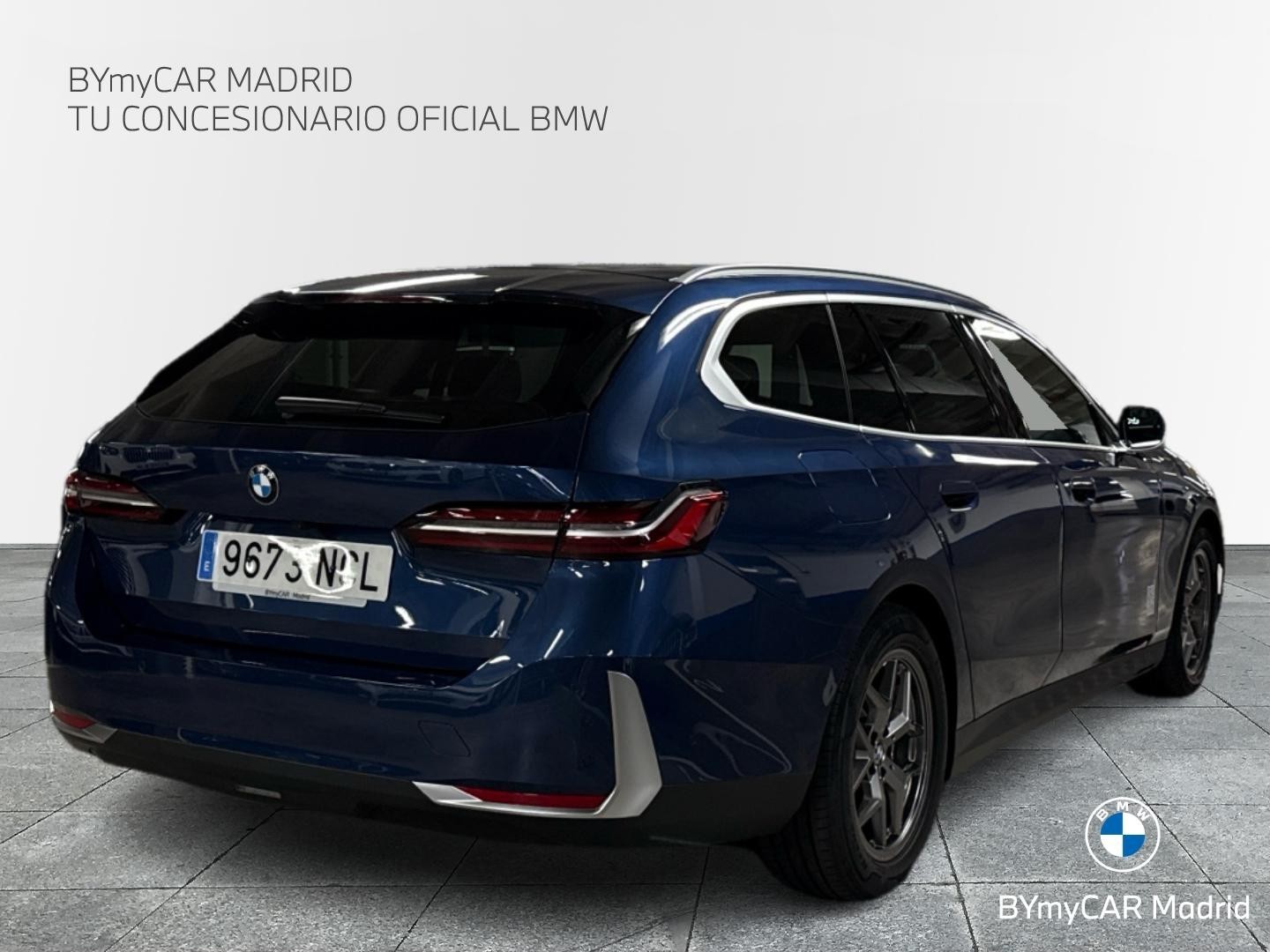 BMW Serie 5 520d Touring color Azul. Año 2025. 145KW(197CV). Híbrido Electro/Diesel. En concesionario BYmyCAR Madrid - Alcalá de Madrid