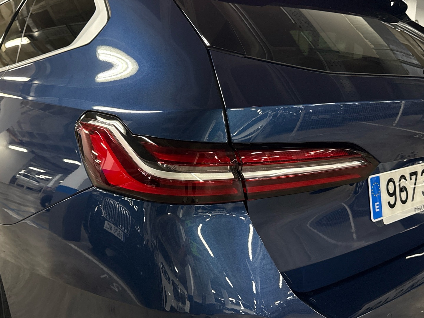 BMW Serie 5 520d Touring color Azul. Año 2025. 145KW(197CV). Híbrido Electro/Diesel. En concesionario BYmyCAR Madrid - Alcalá de Madrid