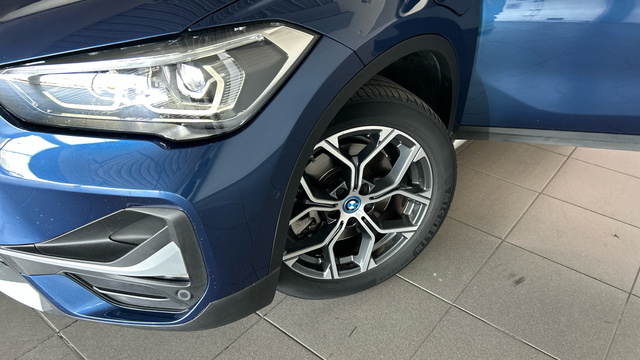 BMW X1 xDrive25e color Azul. Año 2022. 162KW(220CV). Híbrido Electro/Gasolina. En concesionario BYmyCAR Madrid - Alcalá de Madrid