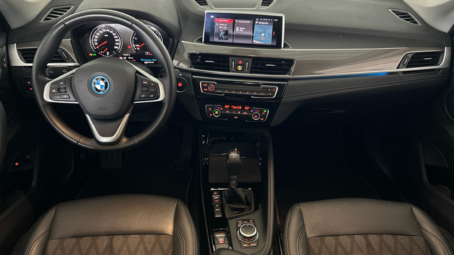 BMW X1 xDrive25e color Azul. Año 2022. 162KW(220CV). Híbrido Electro/Gasolina. En concesionario BYmyCAR Madrid - Alcalá de Madrid