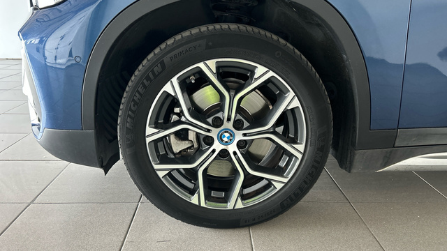 BMW X1 xDrive25e color Azul. Año 2022. 162KW(220CV). Híbrido Electro/Gasolina. En concesionario BYmyCAR Madrid - Alcalá de Madrid