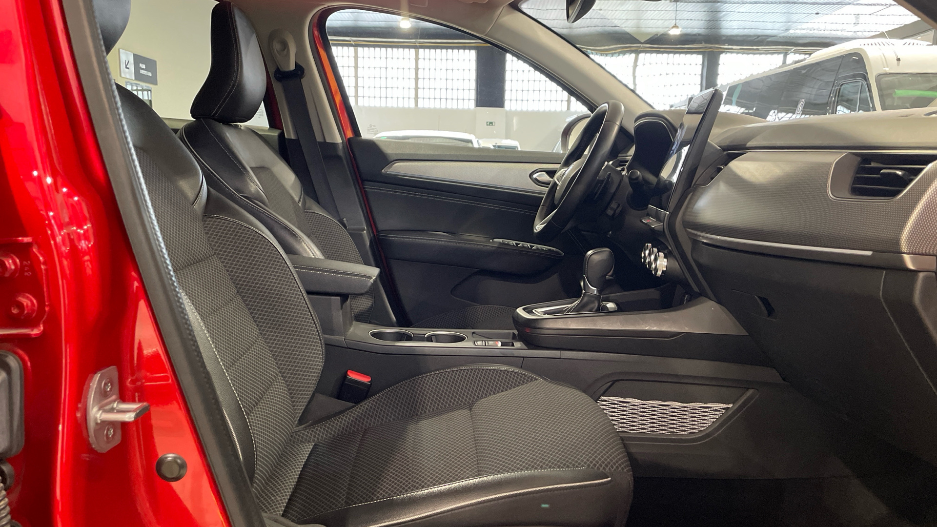 Renault Arkana TCe 140 Microhíbrido - 13