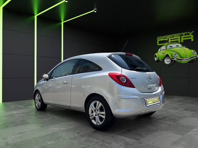 Opel Corsa 1.2 111 Years 63 kW (85 CV)
