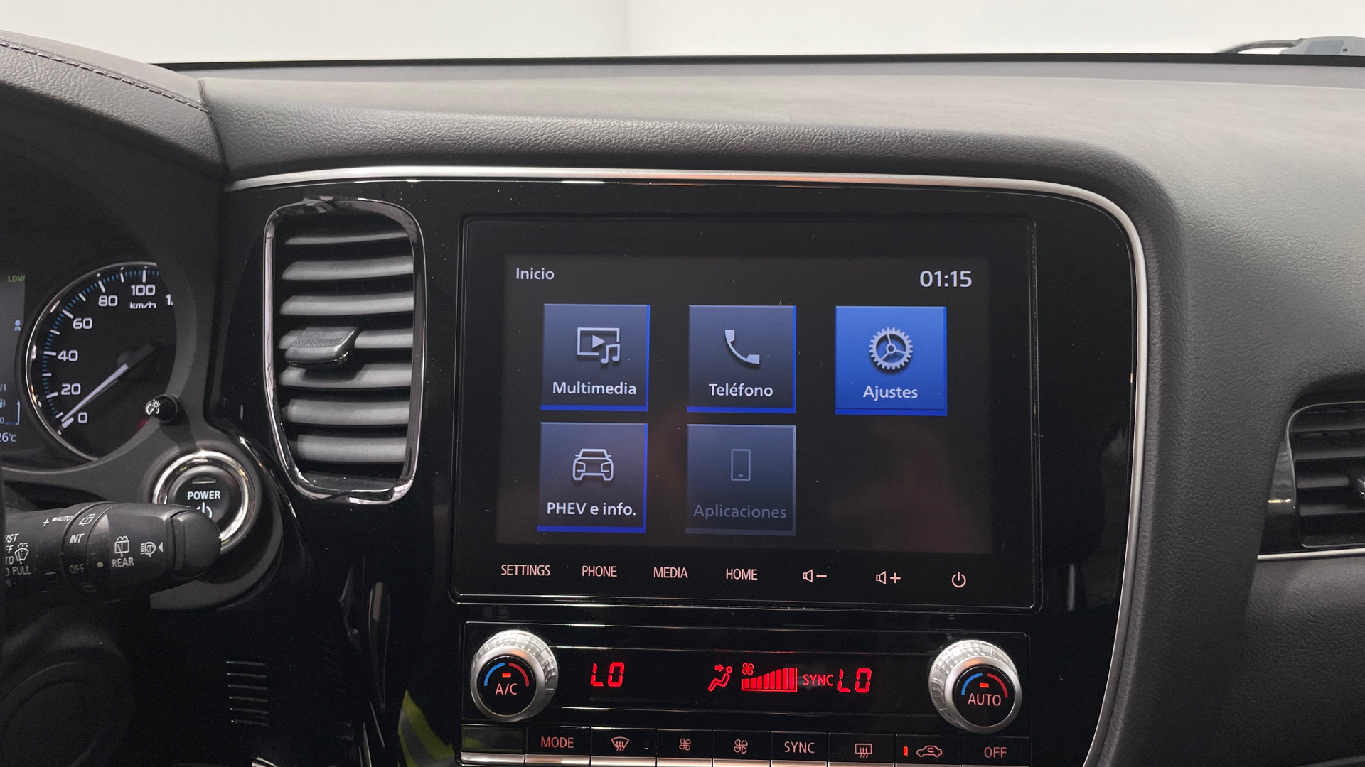 Mitsubishi Outlander 2.4 PHEV - 11