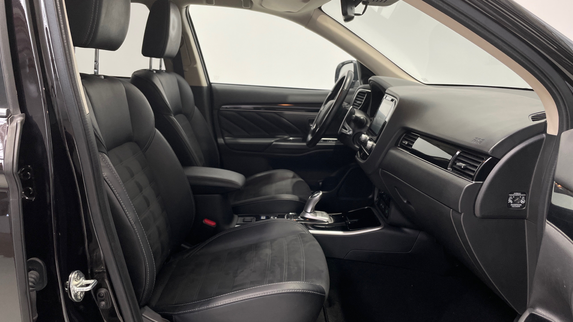 Mitsubishi Outlander 2.4 PHEV - 13