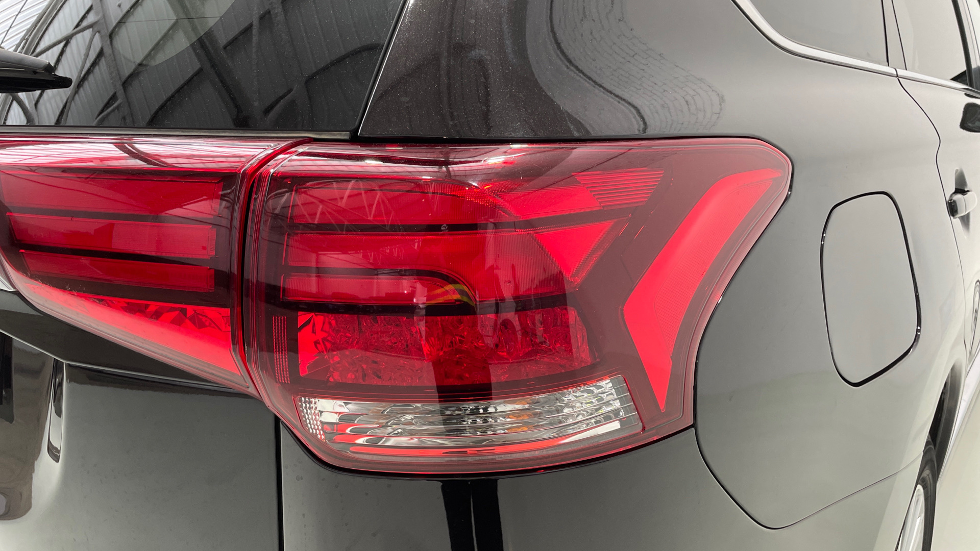 Mitsubishi Outlander 2.4 PHEV - 18