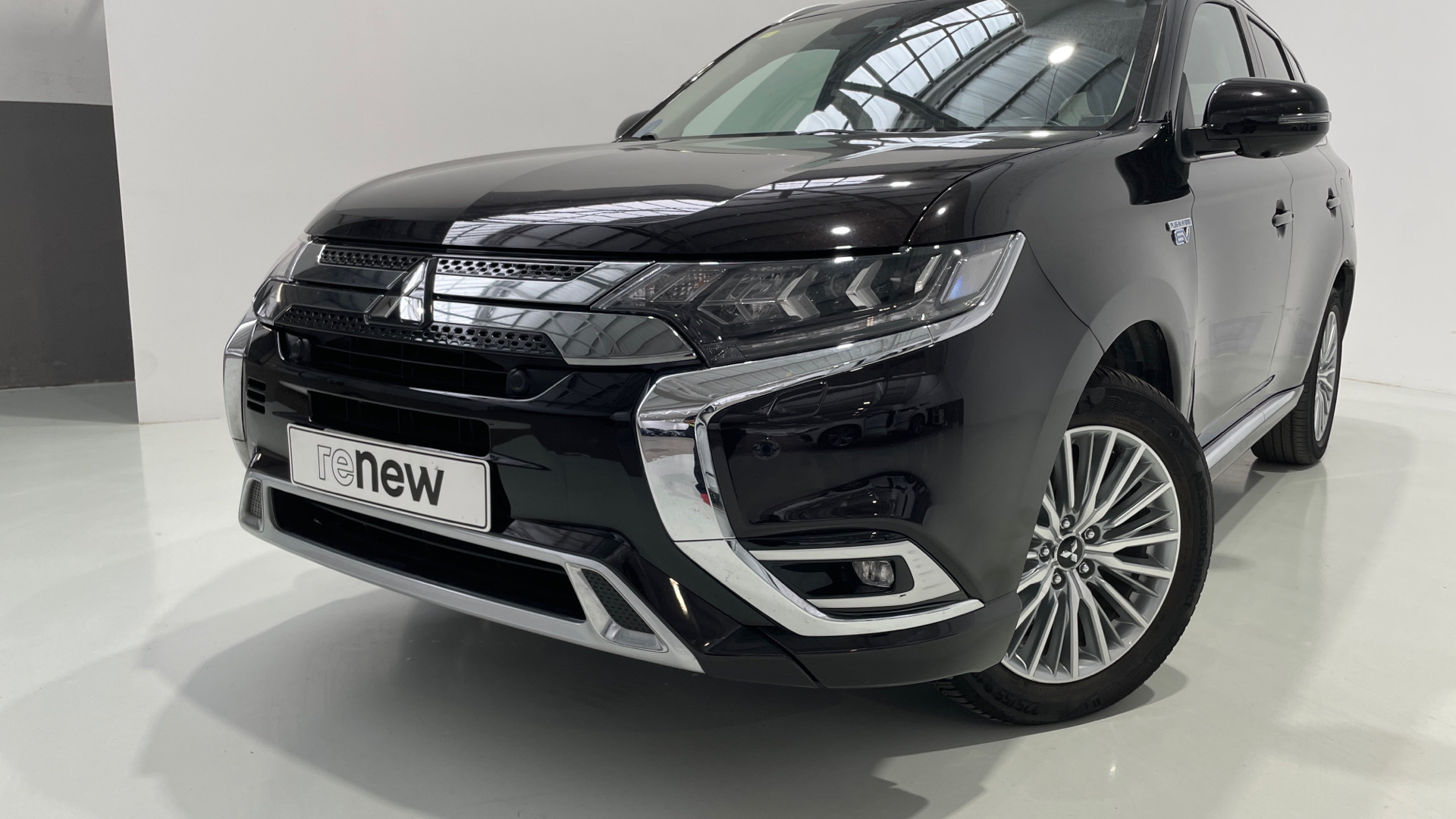 Mitsubishi Outlander 2.4 PHEV - 19
