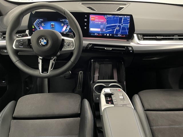 BMW X1 sDrive20d color Azul. Año 2025. 120KW(163CV). Diésel. En concesionario Maberauto de Castellón