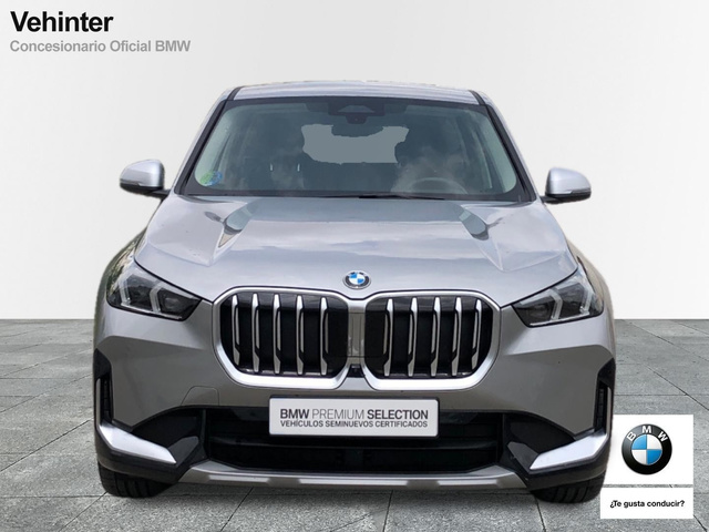 BMW X1 xDrive20d color Gris Plata. Año 2024. 120KW(163CV). Diésel. En concesionario Momentum S.A. de Madrid
