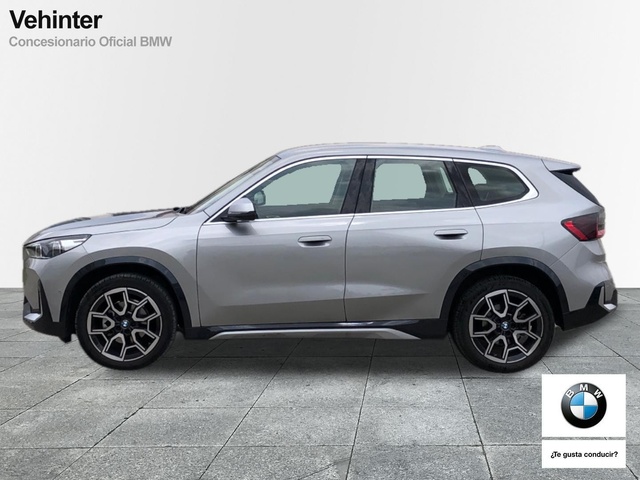 BMW X1 xDrive20d color Gris Plata. Año 2024. 120KW(163CV). Diésel. En concesionario Momentum S.A. de Madrid