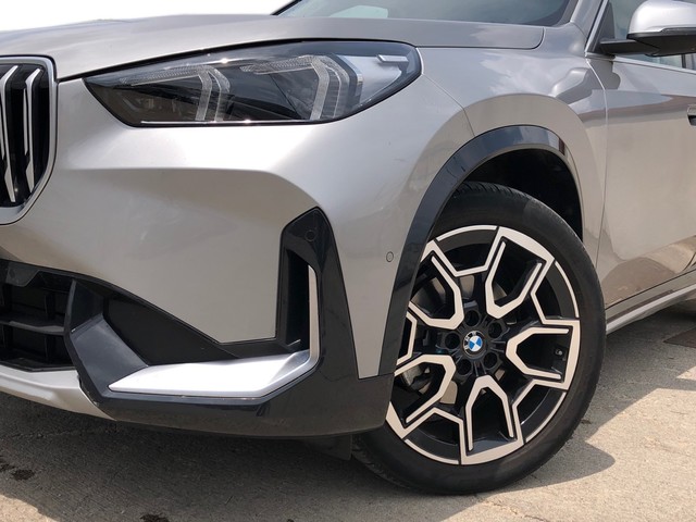 BMW X1 xDrive20d color Gris Plata. Año 2024. 120KW(163CV). Diésel. En concesionario Momentum S.A. de Madrid