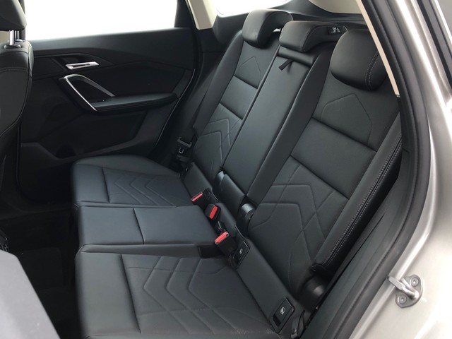 BMW X1 xDrive20d color Gris Plata. Año 2024. 120KW(163CV). Diésel. En concesionario Momentum S.A. de Madrid