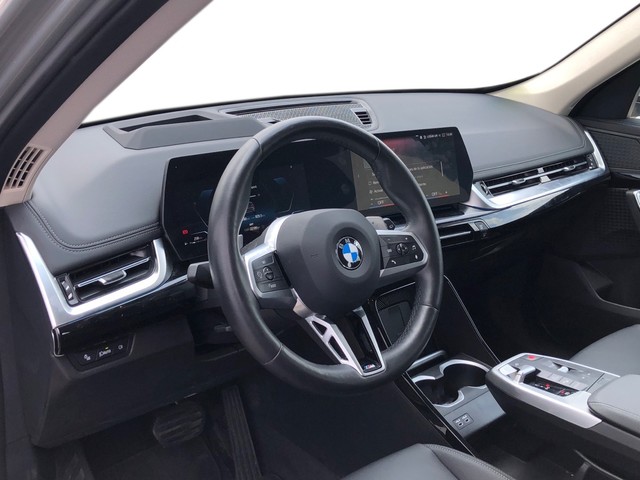 BMW X1 xDrive20d color Gris Plata. Año 2024. 120KW(163CV). Diésel. En concesionario Momentum S.A. de Madrid