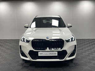 Fotos de BMW X1 xDrive30e color Blanco. Año 2025. 240KW(326CV). Híbrido Electro/Gasolina. En concesionario Maberauto de Castellón