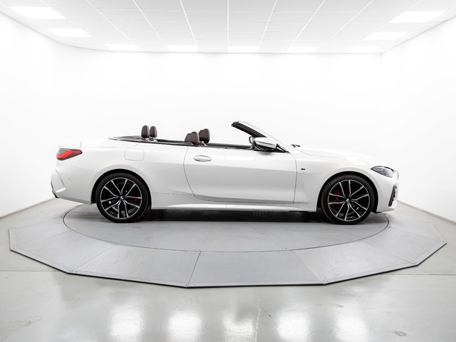 BMW Serie 4 M440d Cabrio color Blanco. Año 2024. 250KW(340CV). Diésel. En concesionario Móvil Begar Alicante de Alicante