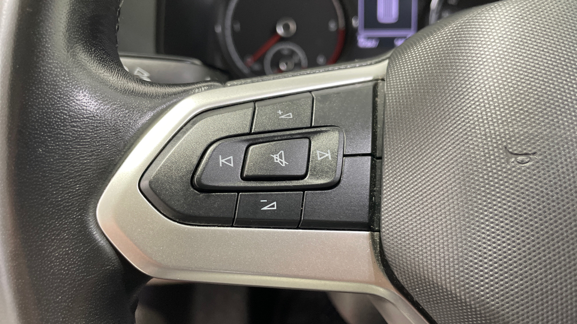 Volkswagen Caravelle 2.0 TDI - 9