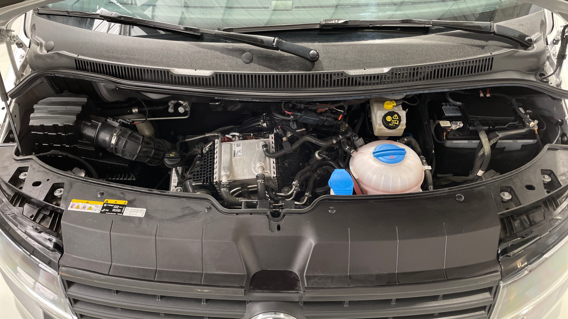 Volkswagen Caravelle 2.0 TDI - 14