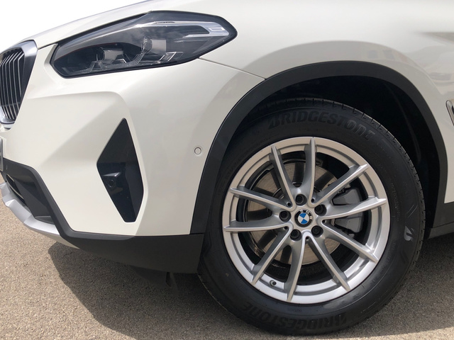 BMW X3 xDrive20d color Blanco. Año 2022. 140KW(190CV). Diésel. En concesionario Vehinter Getafe de Madrid