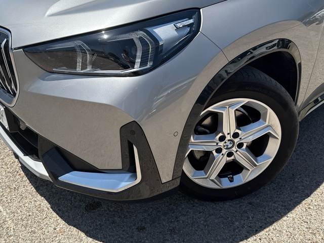 BMW X1 sDrive18d color Gris Plata. Año 2024. 110KW(150CV). Diésel. En concesionario Auto Premier, S.A. - MADRID de Madrid
