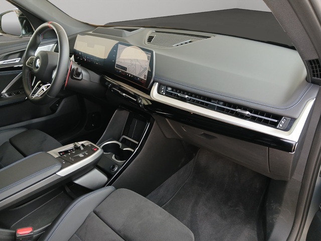 BMW X1 M35i color Gris. Año 2025. 221KW(300CV). Gasolina. En concesionario FINESTRAT Automoviles Fersan, S.A. de Alicante