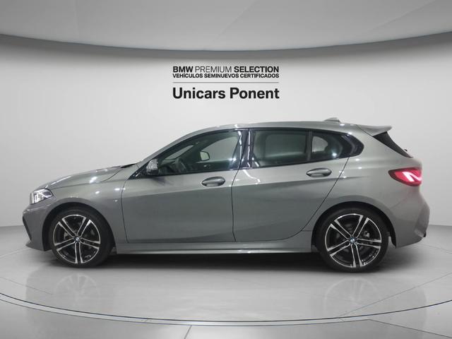 BMW Serie 1 118i color Gris. Año 2024. 103KW(140CV). Gasolina. En concesionario Unicars Ponent de Lleida
