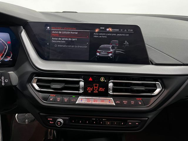 BMW Serie 1 118i color Gris. Año 2024. 103KW(140CV). Gasolina. En concesionario Unicars Ponent de Lleida