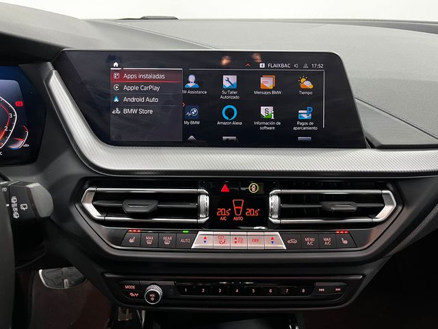 BMW Serie 1 118i color Gris. Año 2024. 103KW(140CV). Gasolina. En concesionario Unicars Ponent de Lleida