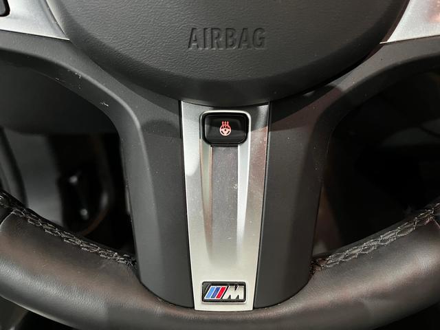 BMW Serie 1 118i color Negro. Año 2024. 103KW(140CV). Gasolina. En concesionario Unicars Ponent de Lleida