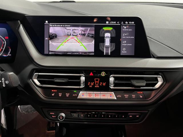 BMW Serie 1 118i color Negro. Año 2024. 103KW(140CV). Gasolina. En concesionario Unicars Ponent de Lleida