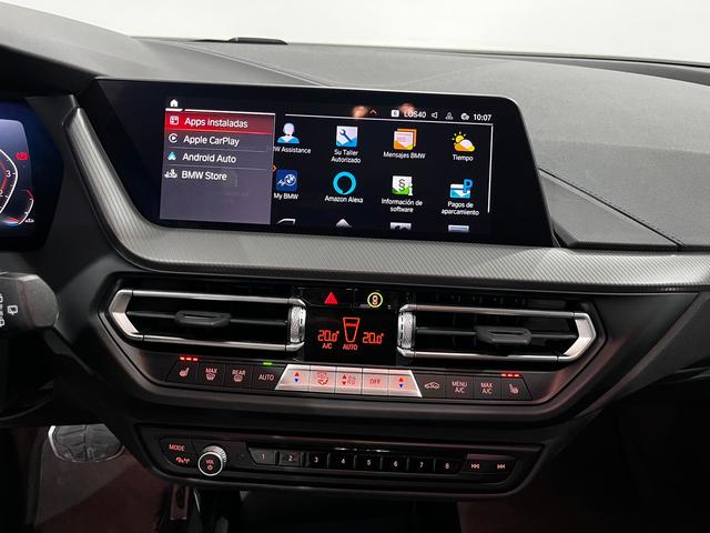 BMW Serie 1 118i color Negro. Año 2024. 103KW(140CV). Gasolina. En concesionario Unicars Ponent de Lleida