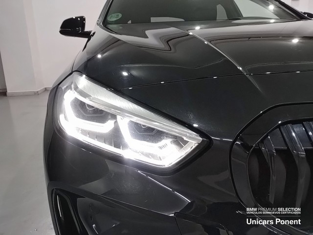 BMW Serie 1 118i color Negro. Año 2024. 103KW(140CV). Gasolina. En concesionario Unicars Ponent de Lleida